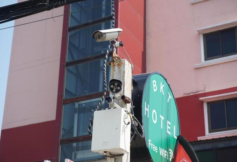 酒店 Bangkok Travel Suites