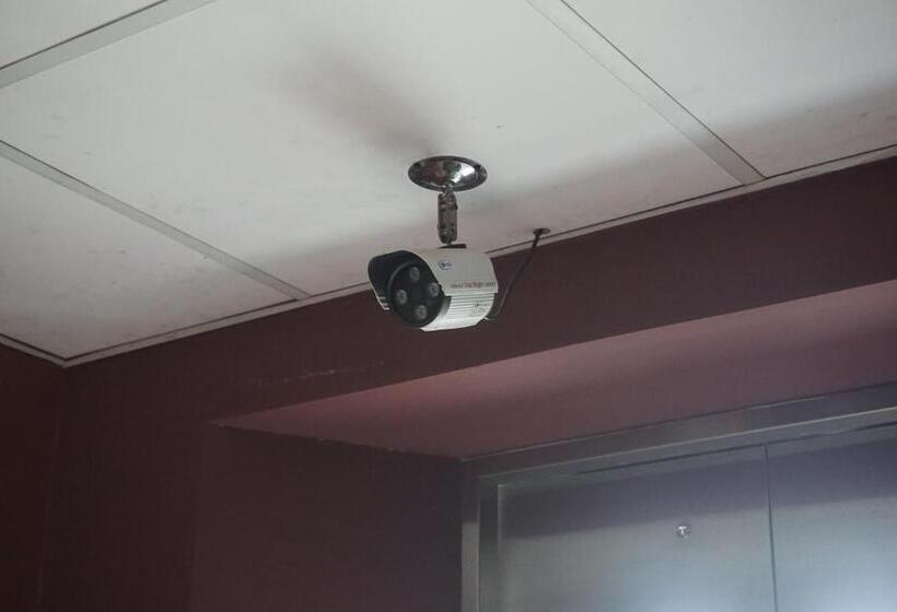 酒店 Bangkok Travel Suites