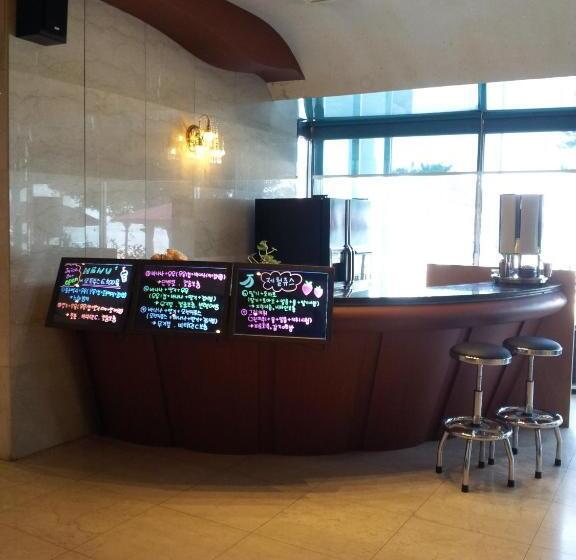 Отель Benikea Mountain And Sea Daepo Port