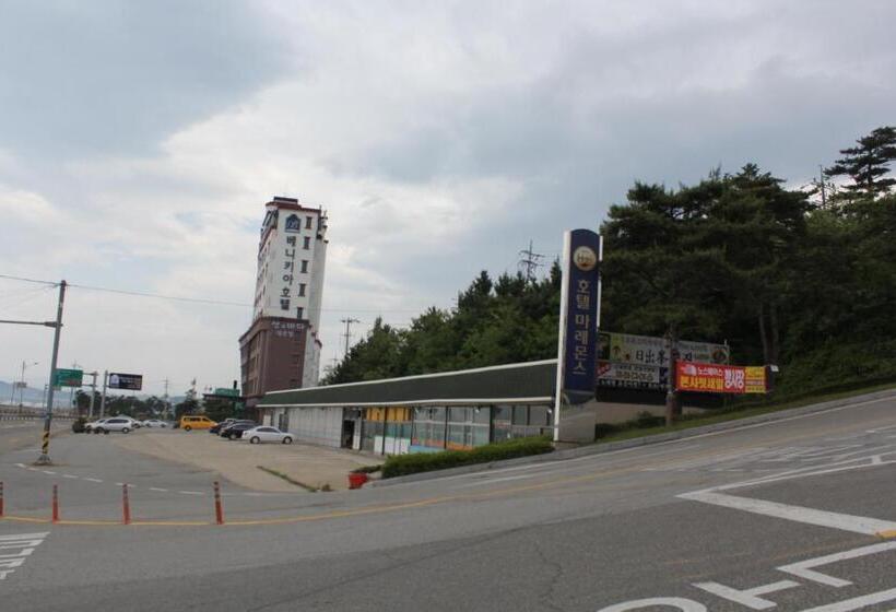 Отель Benikea Mountain And Sea Daepo Port