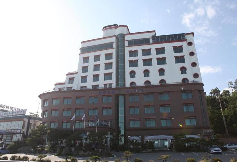 Отель Benikea Mountain And Sea Daepo Port