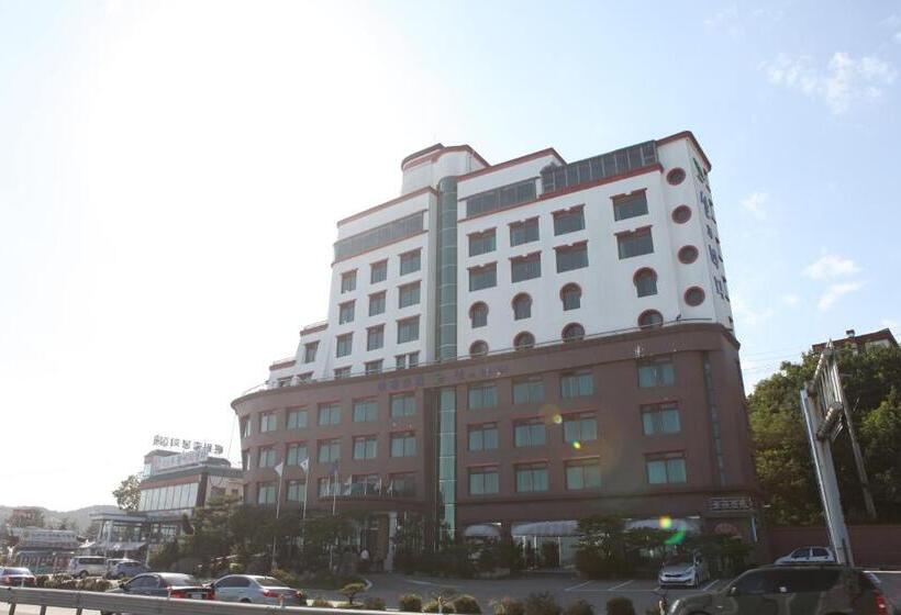 Отель Benikea Mountain And Sea Daepo Port