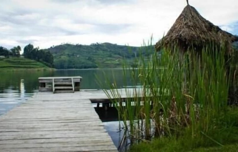 هتل Bunyonyi Safaris Resort