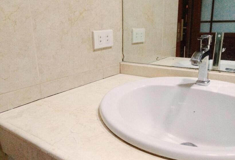 Chinatown Lai Lai Hotel Inc