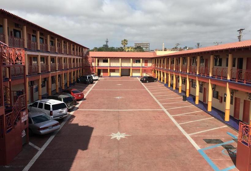 בית מלון כפרי Del Sol Inn