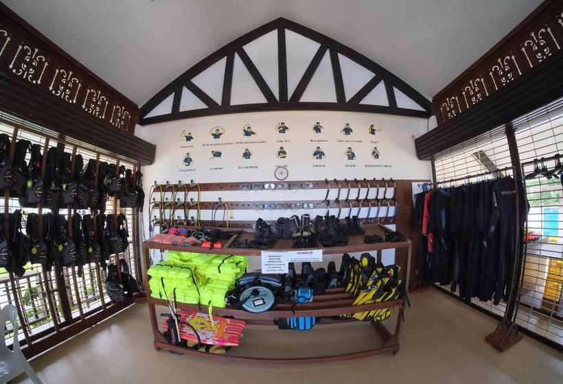 هتل Dive Thru Scuba Resort