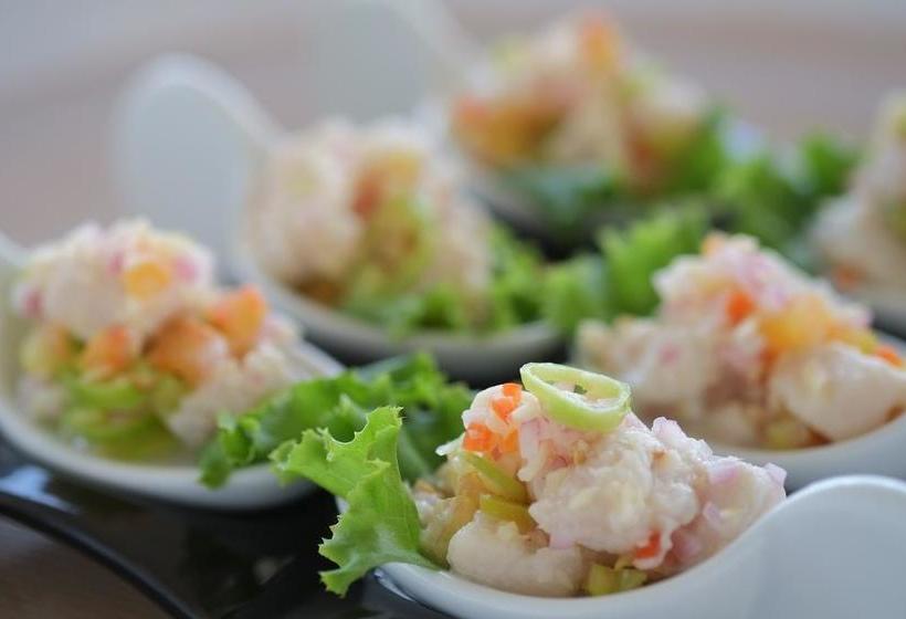 هتل Dive Thru Scuba Resort