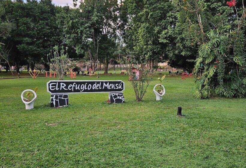 ホテル Cabañas El Refugio Del Mensu