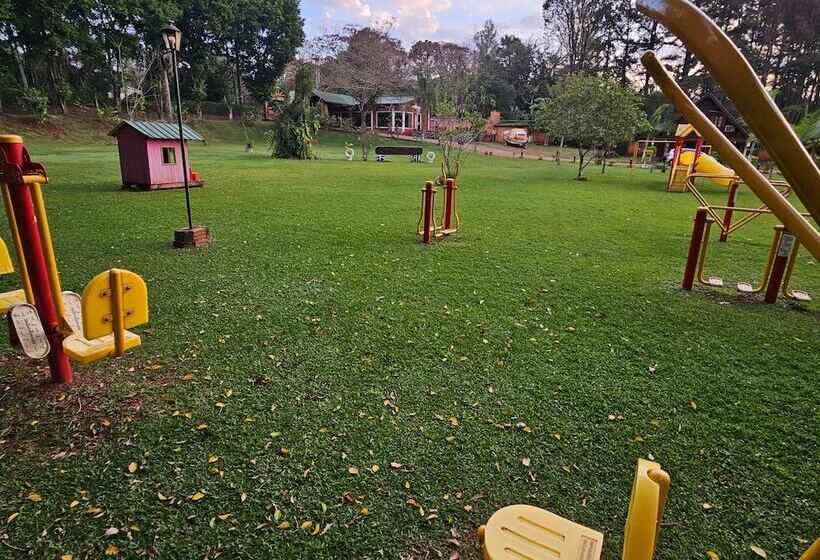 ホテル Cabañas El Refugio Del Mensu