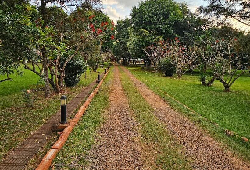 ホテル Cabañas El Refugio Del Mensu