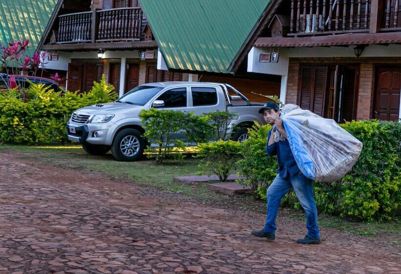 ホテル Cabañas El Refugio Del Mensu