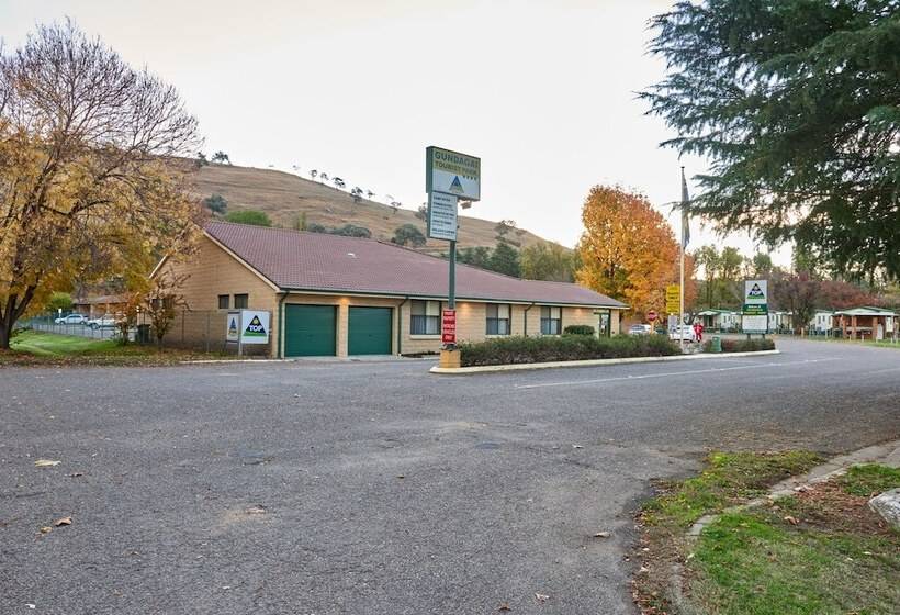 בית מלון כפרי Gundagai Cabins & Tourist Park