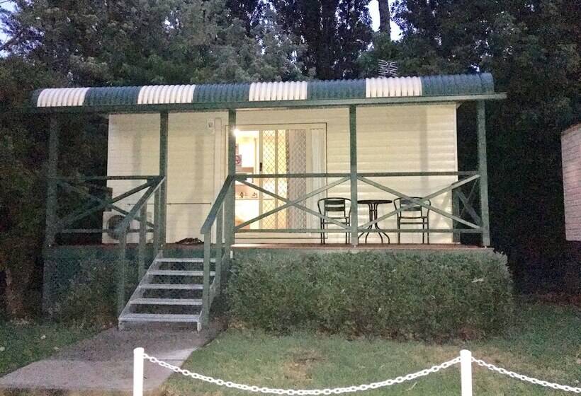 בית מלון כפרי Gundagai Cabins & Tourist Park