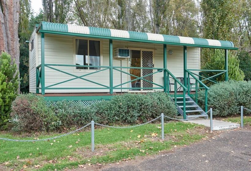 בית מלון כפרי Gundagai Cabins & Tourist Park