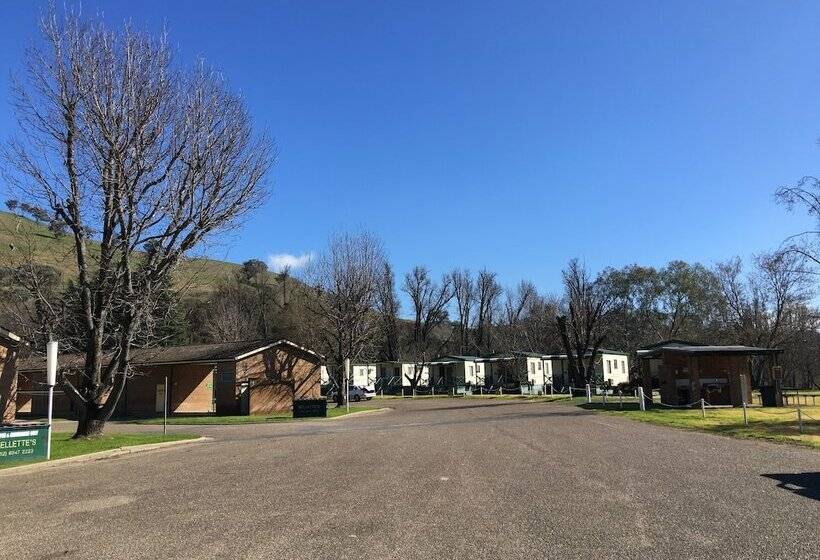 בית מלון כפרי Gundagai Cabins & Tourist Park