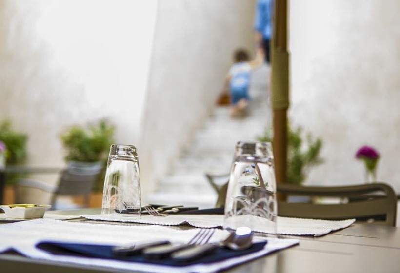 酒店 Hôtel De La Villeon