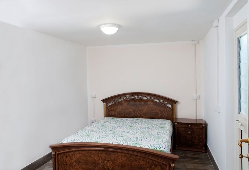 Отель Intercamping Apollo