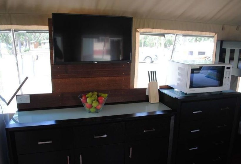 בית מלון כפרי Island View Beach Resort