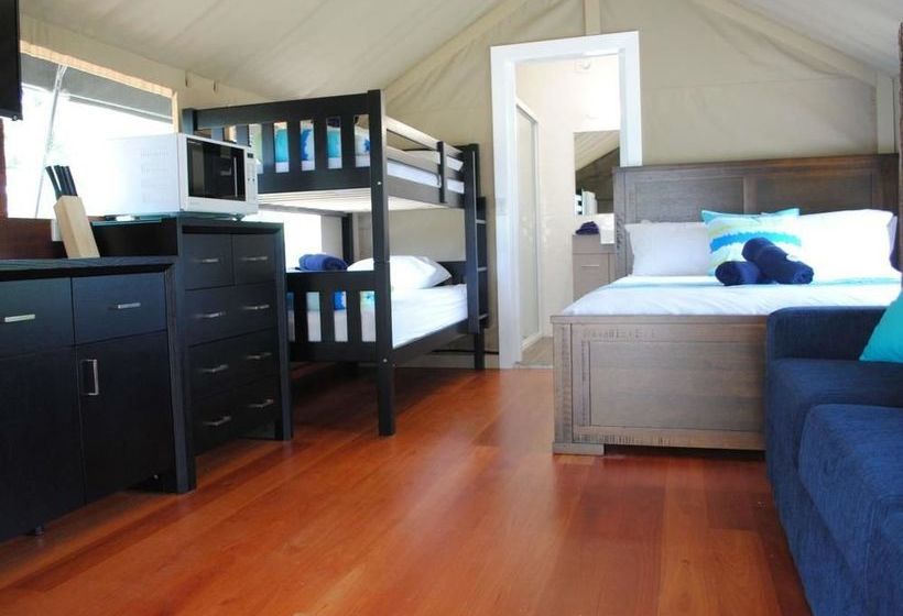 בית מלון כפרי Island View Beach Resort