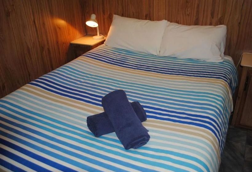 בית מלון כפרי Island View Beach Resort