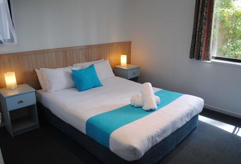 בית מלון כפרי Island View Beach Resort