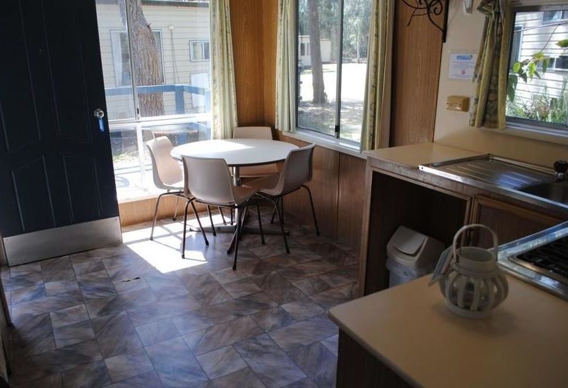 בית מלון כפרי Island View Beach Resort