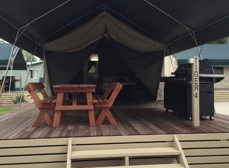 בית מלון כפרי Island View Beach Resort