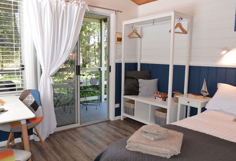 בית מלון כפרי Jervis Bay Cabins & Hidden Creek Campsite