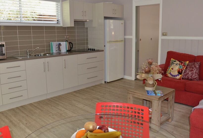 בית מלון כפרי Jervis Bay Cabins & Hidden Creek Campsite