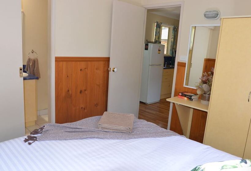 בית מלון כפרי Jervis Bay Cabins & Hidden Creek Campsite