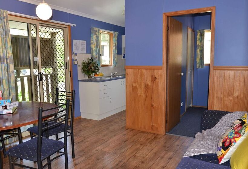 בית מלון כפרי Jervis Bay Cabins & Hidden Creek Campsite