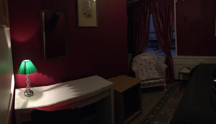 فندق L Den Gyllene Geten