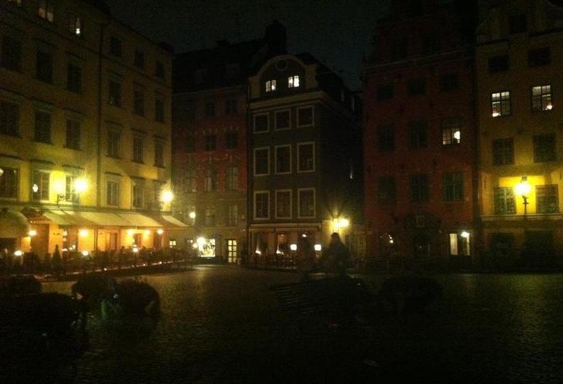 فندق L Den Gyllene Geten