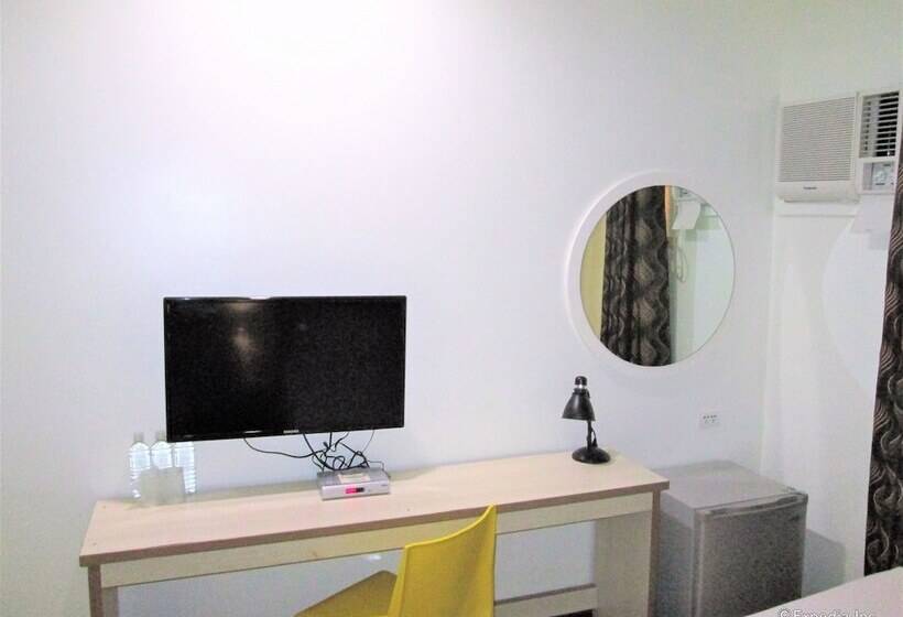 هتل Marianne Suites