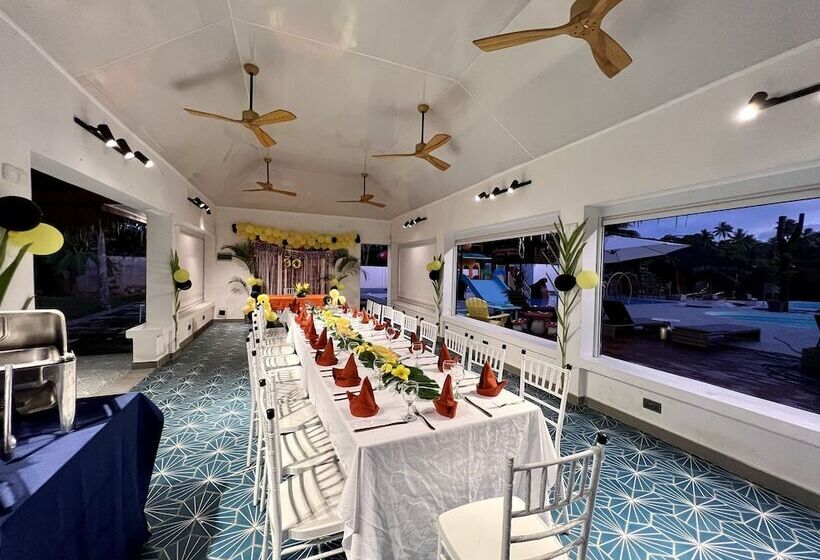 هتل Mg Cocomo Resort Vanuatu