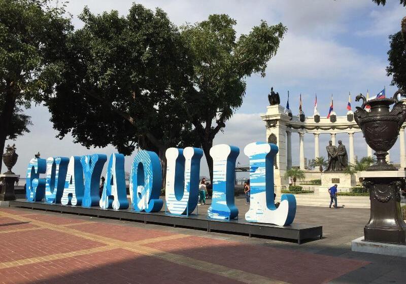 בית מלון כפרי Mundialcity