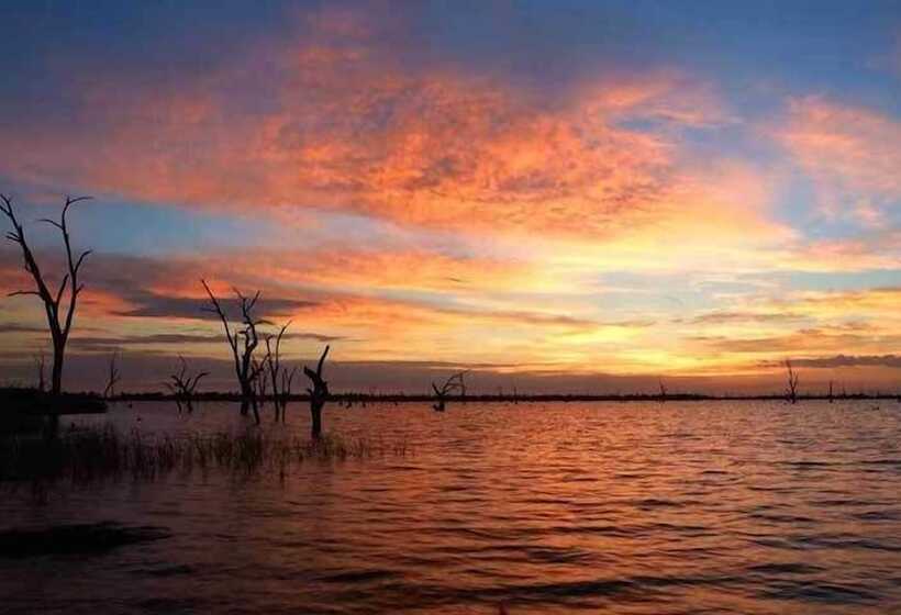 בית מלון כפרי Nrma Yarrawonga Mulwala Holiday Park