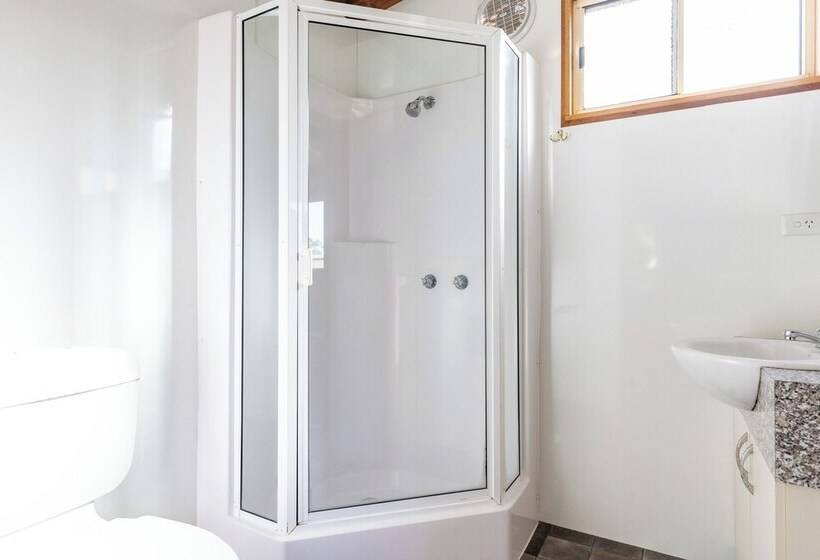 בית מלון כפרי Nrma Yarrawonga Mulwala Holiday Park