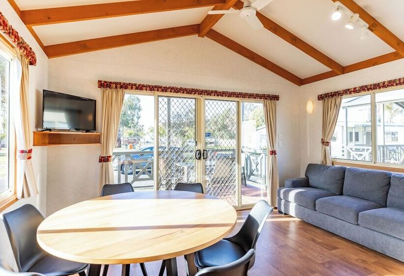 בית מלון כפרי Nrma Yarrawonga Mulwala Holiday Park