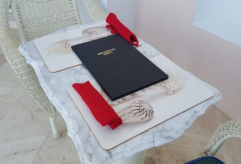 בית מלון כפרי Ocean West Boutique