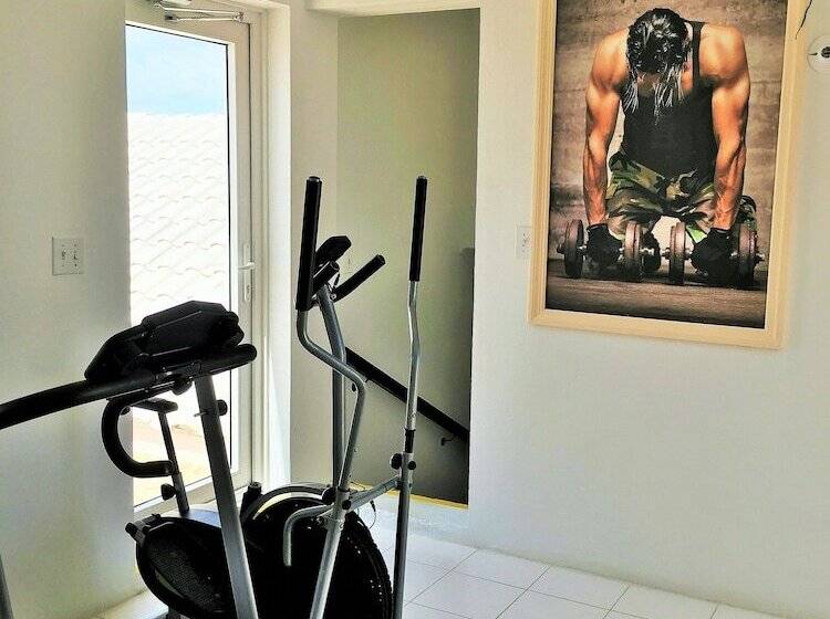 בית מלון כפרי Ocean West Boutique