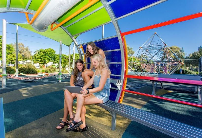 فندق Big4 Park Beach Holiday Park