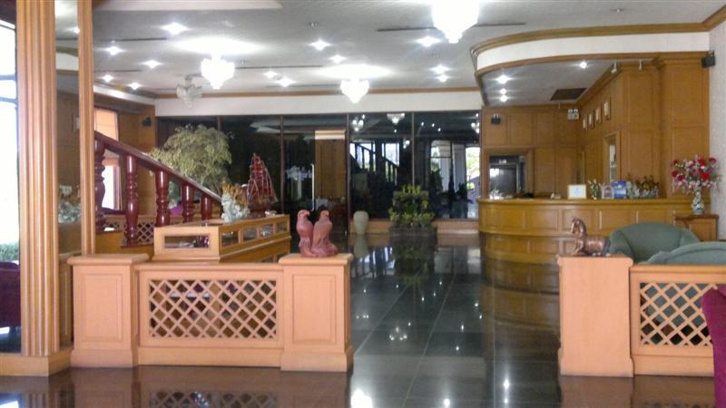 Hotel Pathum Thani Place