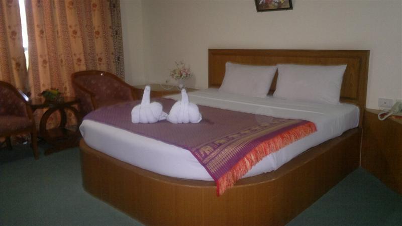 Hotel Pathum Thani Place