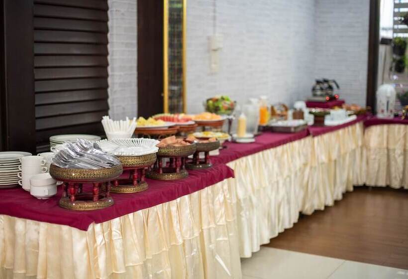 Отель Phoomthai Garden