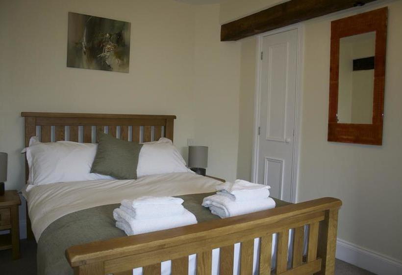 Отель Priory Court