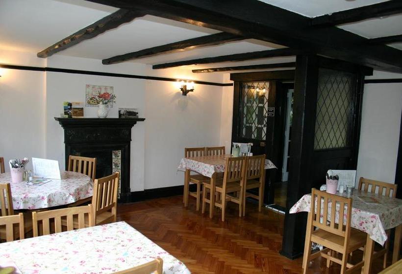 Отель Priory Court