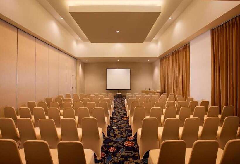 Отель Santika Banyuwangi