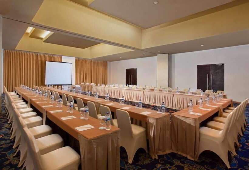 Отель Santika Banyuwangi