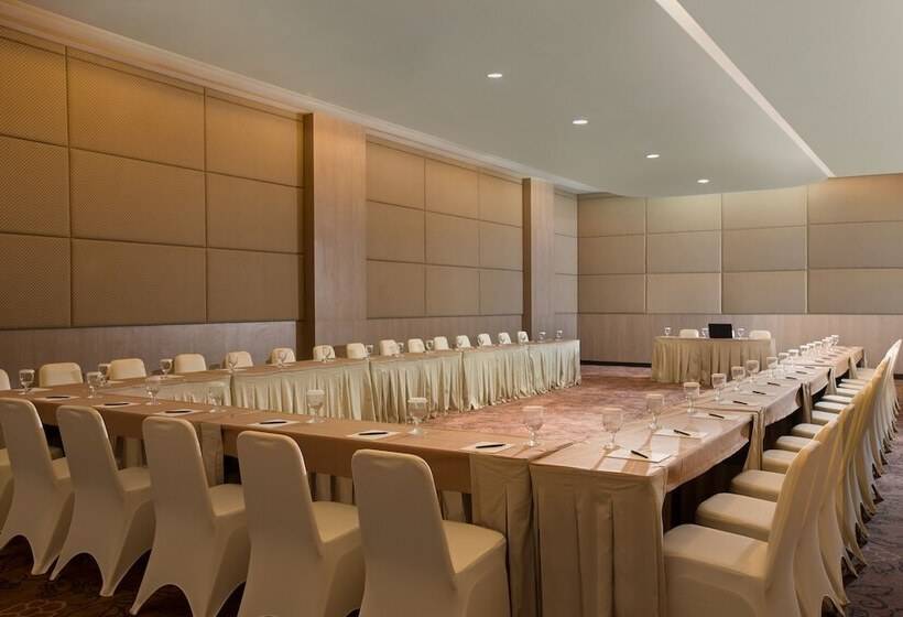 Отель Santika Banyuwangi